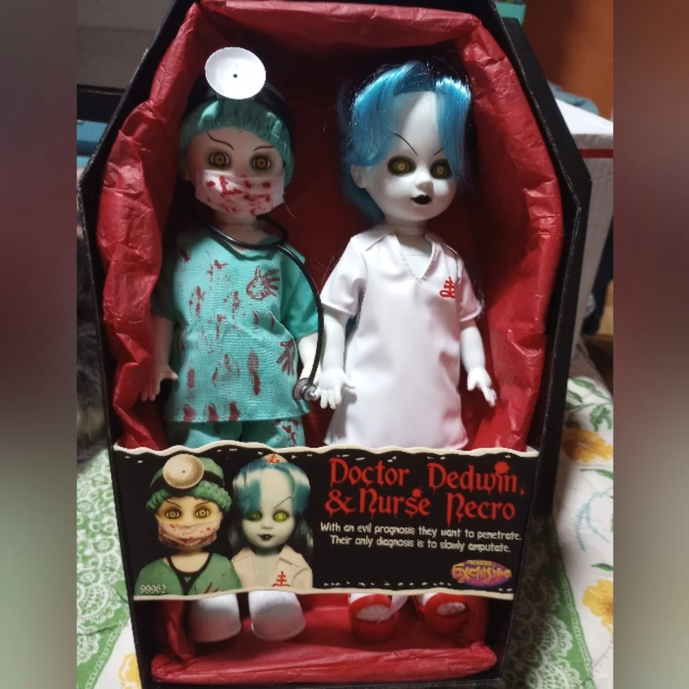 *VINTAGE* RARE Living dead doll double pack Nurse Necro and Dr Dedwin like new - Picture 1 of 11
